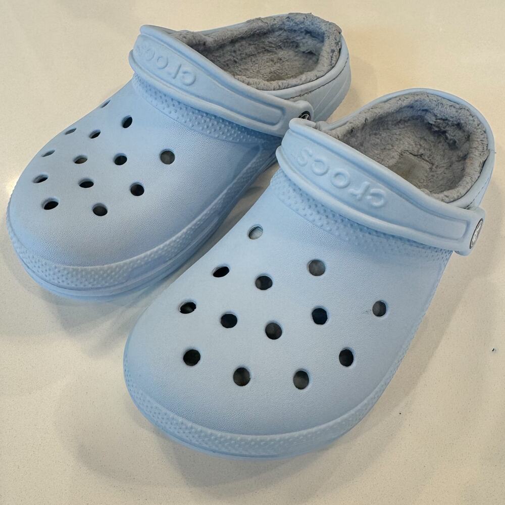 Crocs Classic Lined Clog Blue Calcite Women’s Size 6 / Men’s 4 Light Blue Fuzzy